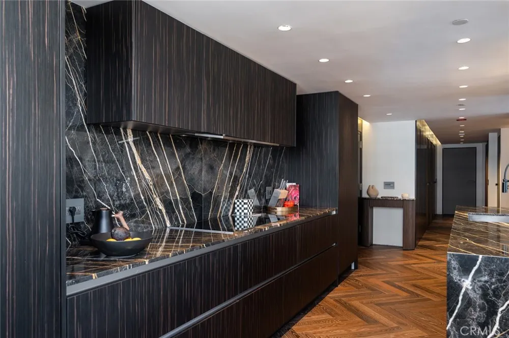 343 Pioneer Drive #1404 Glendale, CA 91203