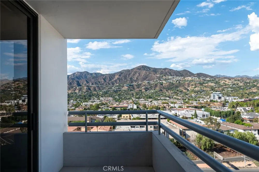 343 Pioneer Drive #1404 Glendale, CA 91203
