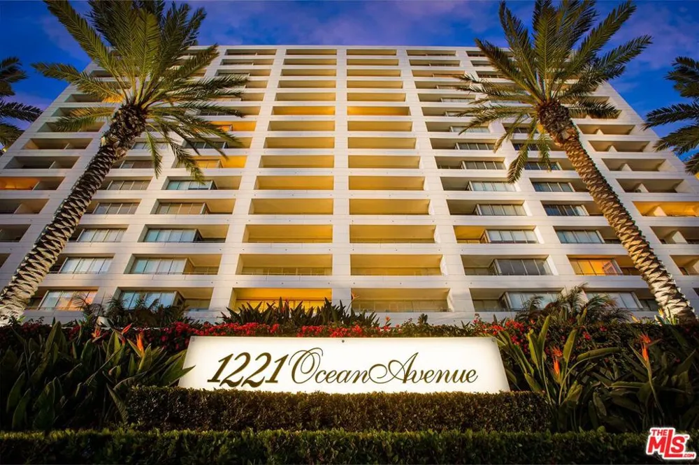 1221 W OCEAN AVENUE #804 Santa Monica, CA 90401
