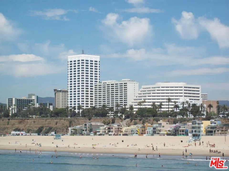 1221 W OCEAN AVENUE #804 Santa Monica, CA 90401