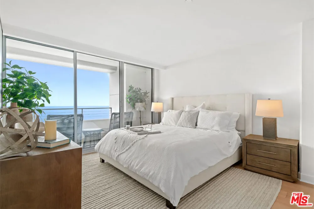 1221 W OCEAN AVENUE #804 Santa Monica, CA 90401