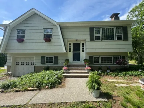 55 Mary Ann Rd