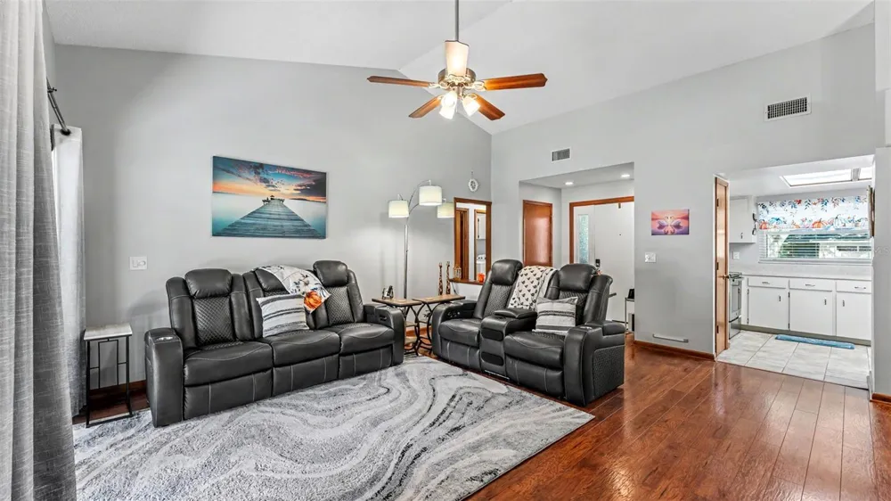 6352 BUTTERNUT DRIVE Lakeland, FL 33813