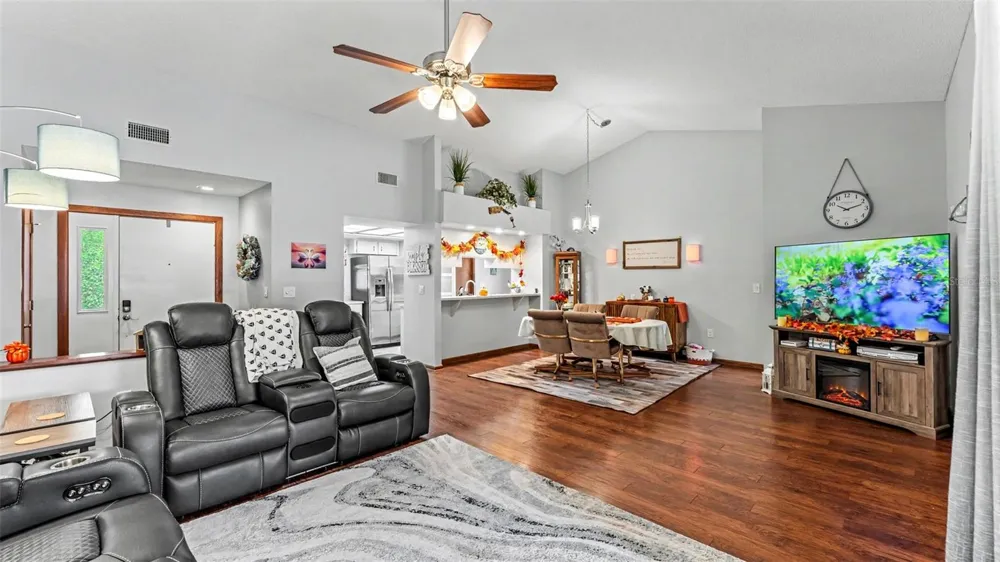 6352 BUTTERNUT DRIVE Lakeland, FL 33813