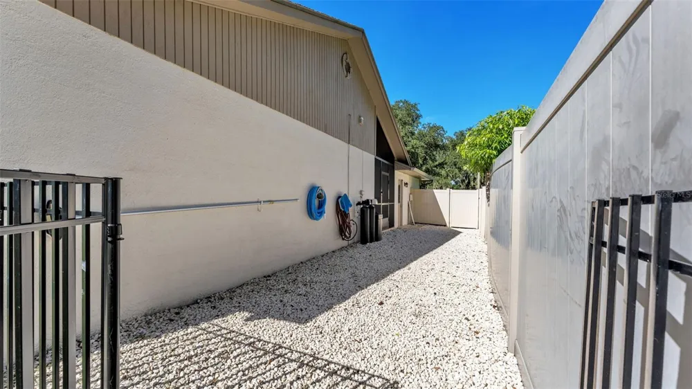 6352 BUTTERNUT DRIVE Lakeland, FL 33813