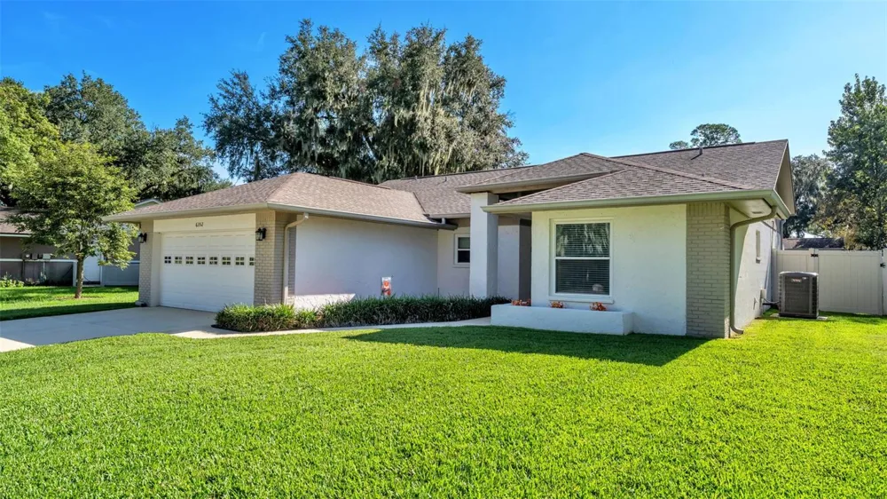 6352 BUTTERNUT DRIVE Lakeland, FL 33813