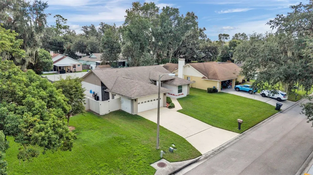 6352 BUTTERNUT DRIVE Lakeland, FL 33813