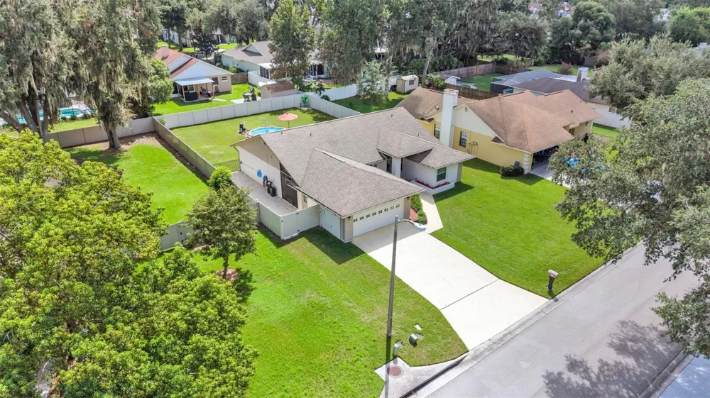 6352 BUTTERNUT DRIVE Lakeland, FL 33813