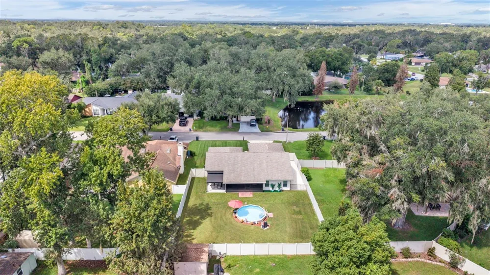 6352 BUTTERNUT DRIVE Lakeland, FL 33813