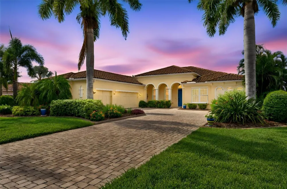 17019 4TH AVENUE E Bradenton, FL 34212