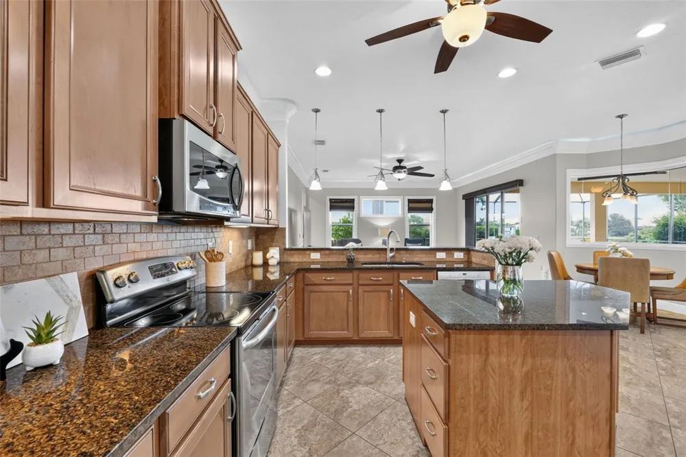 17019 4TH AVENUE E Bradenton, FL 34212