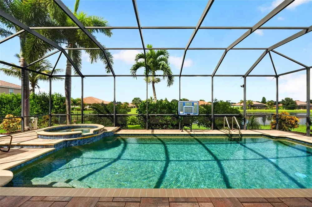 17019 4TH AVENUE E Bradenton, FL 34212