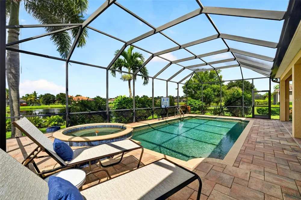 17019 4TH AVENUE E Bradenton, FL 34212