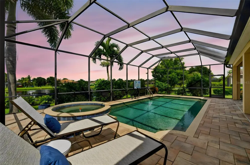 17019 4TH AVENUE E Bradenton, FL 34212