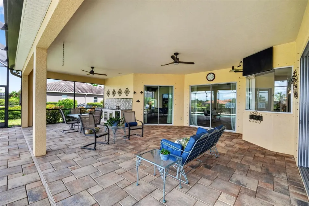 17019 4TH AVENUE E Bradenton, FL 34212