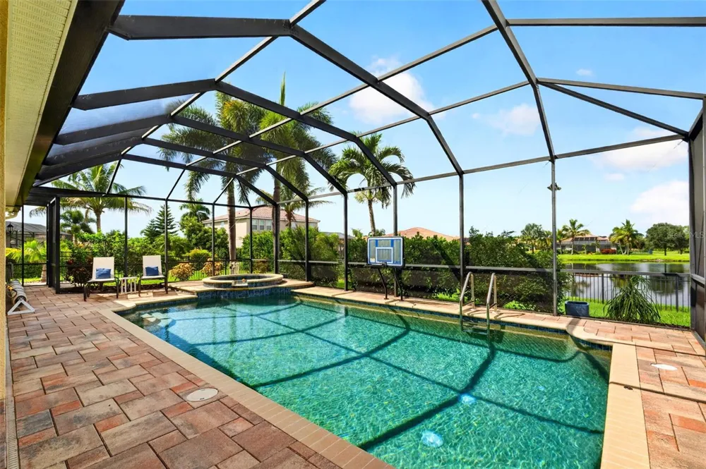 17019 4TH AVENUE E Bradenton, FL 34212