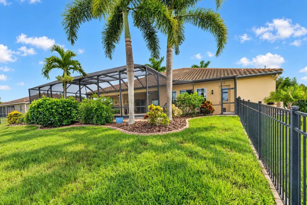 17019 4TH AVENUE E Bradenton, FL 34212