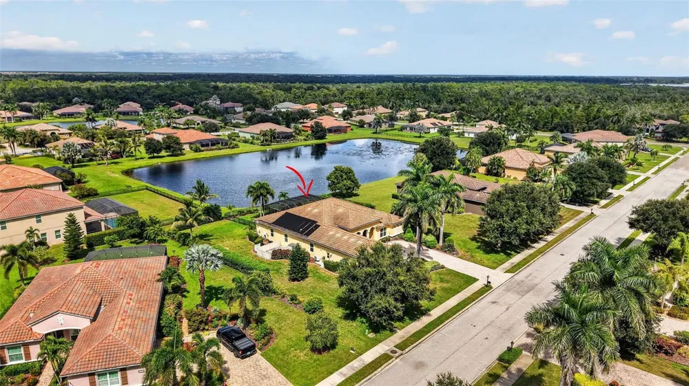 17019 4TH AVENUE E Bradenton, FL 34212