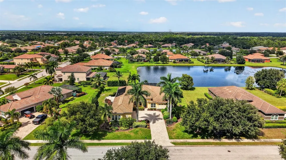 17019 4TH AVENUE E Bradenton, FL 34212