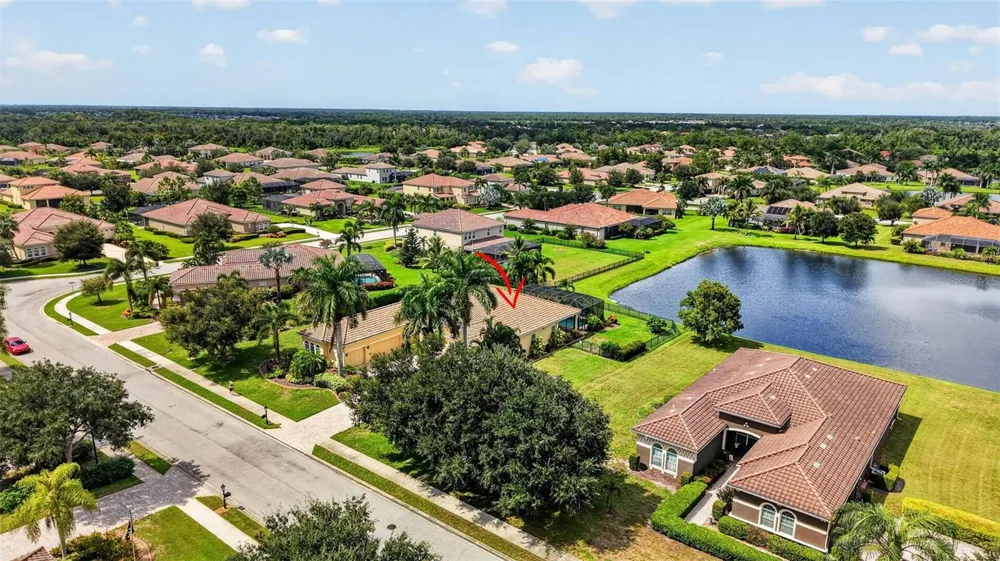 17019 4TH AVENUE E Bradenton, FL 34212