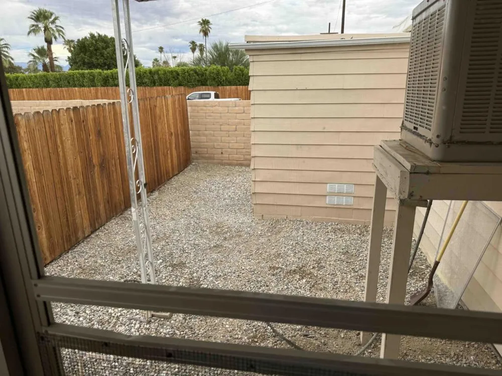 174 Vista De Oeste Palm Springs, CA 92264