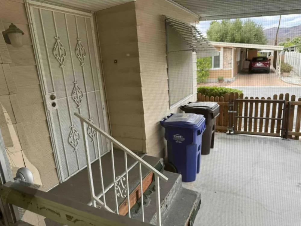174 Vista De Oeste Palm Springs, CA 92264
