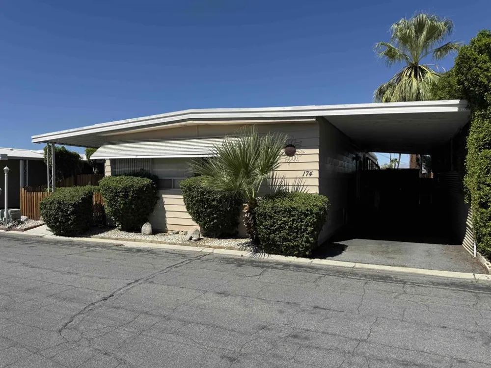174 Vista De Oeste Palm Springs, CA 92264