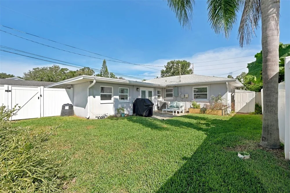 1044 32ND AVENUE St Petersburg, FL 33704