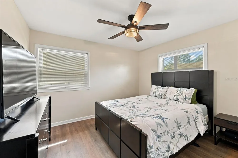1044 32ND AVENUE St Petersburg, FL 33704