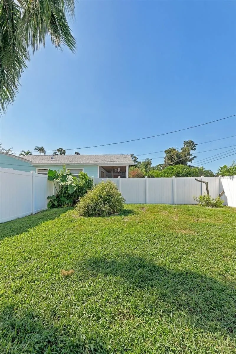 1044 32ND AVENUE St Petersburg, FL 33704