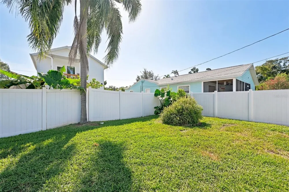 1044 32ND AVENUE St Petersburg, FL 33704