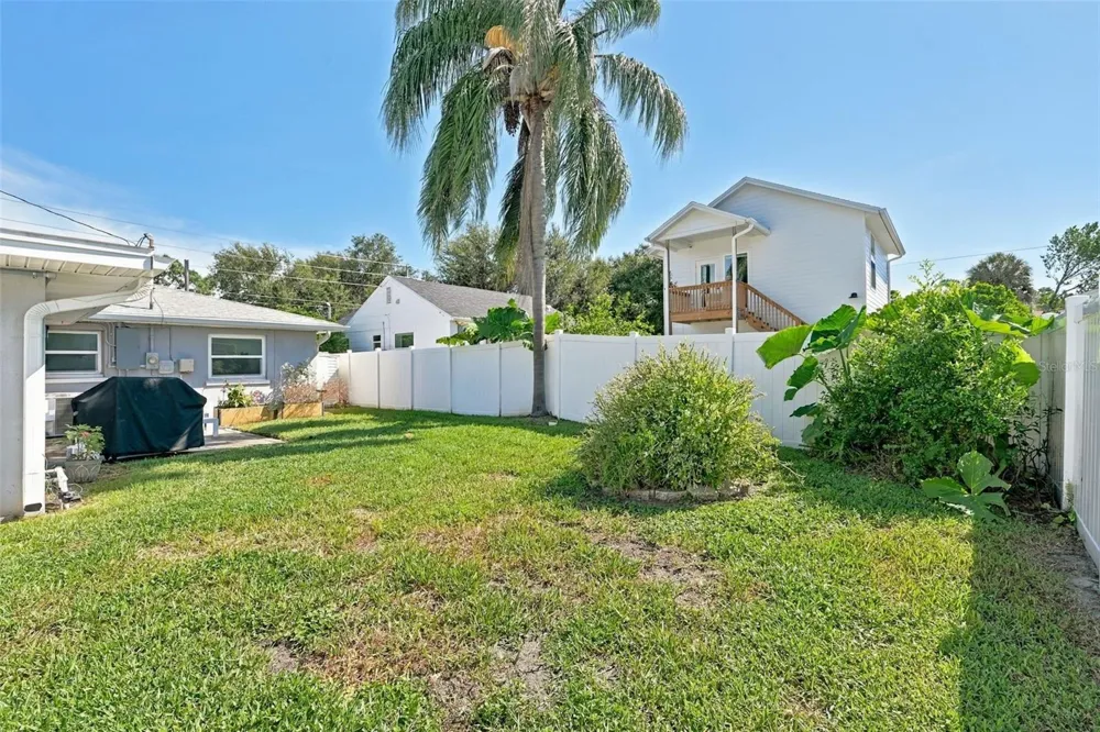 1044 32ND AVENUE St Petersburg, FL 33704