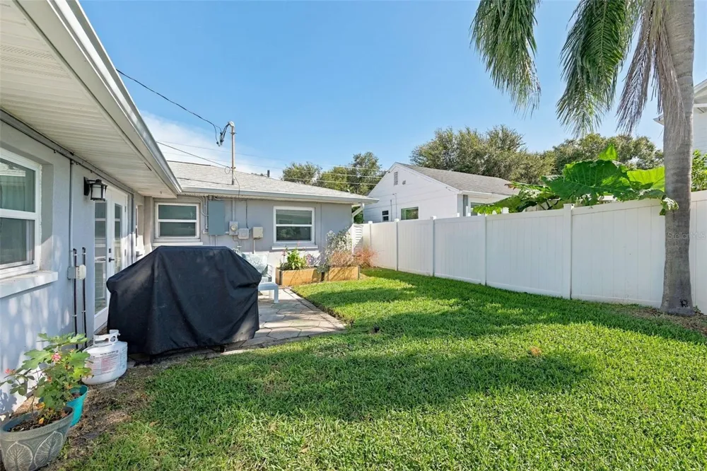 1044 32ND AVENUE St Petersburg, FL 33704