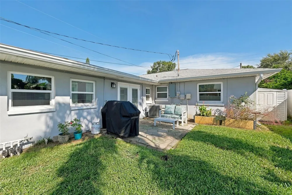 1044 32ND AVENUE St Petersburg, FL 33704