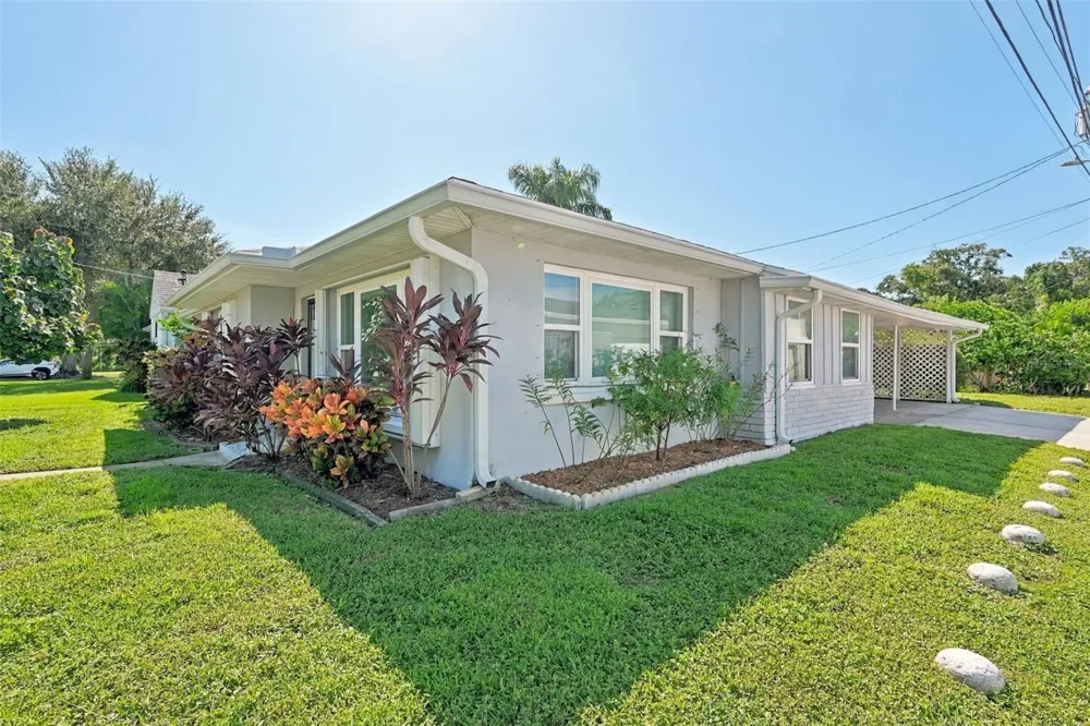 1044 32ND AVENUE St Petersburg, FL 33704