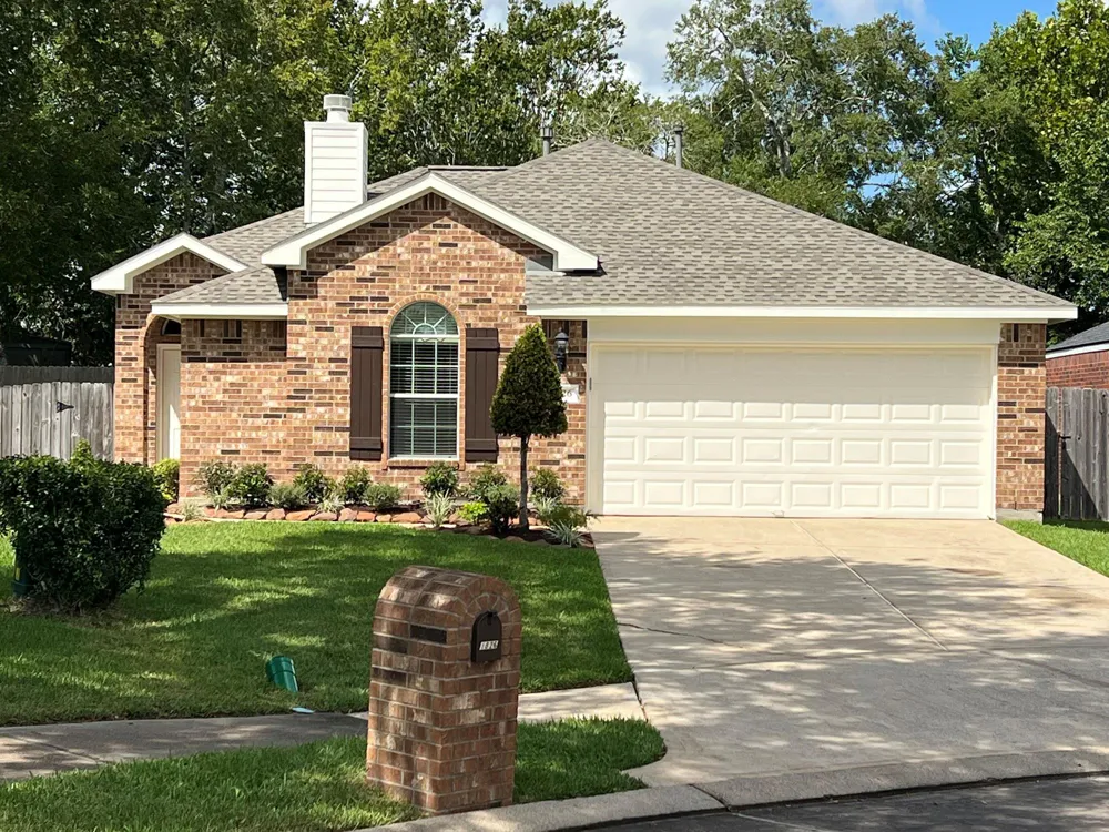 1826 Sherwood Forest Circle League City, TX 77573