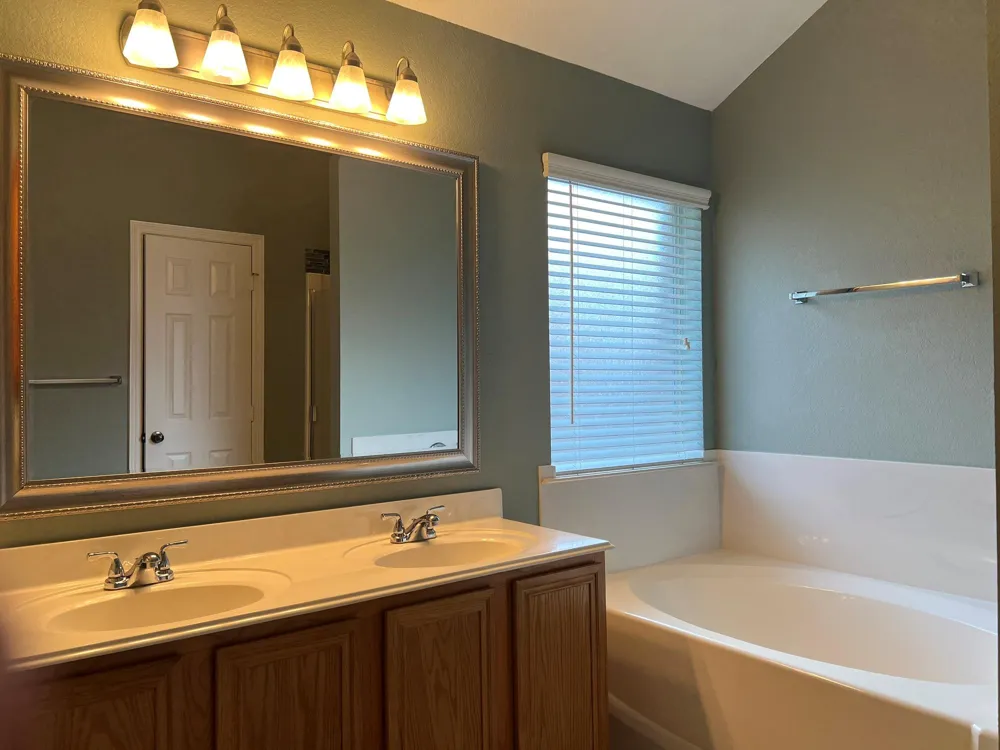 1826 Sherwood Forest Circle League City, TX 77573