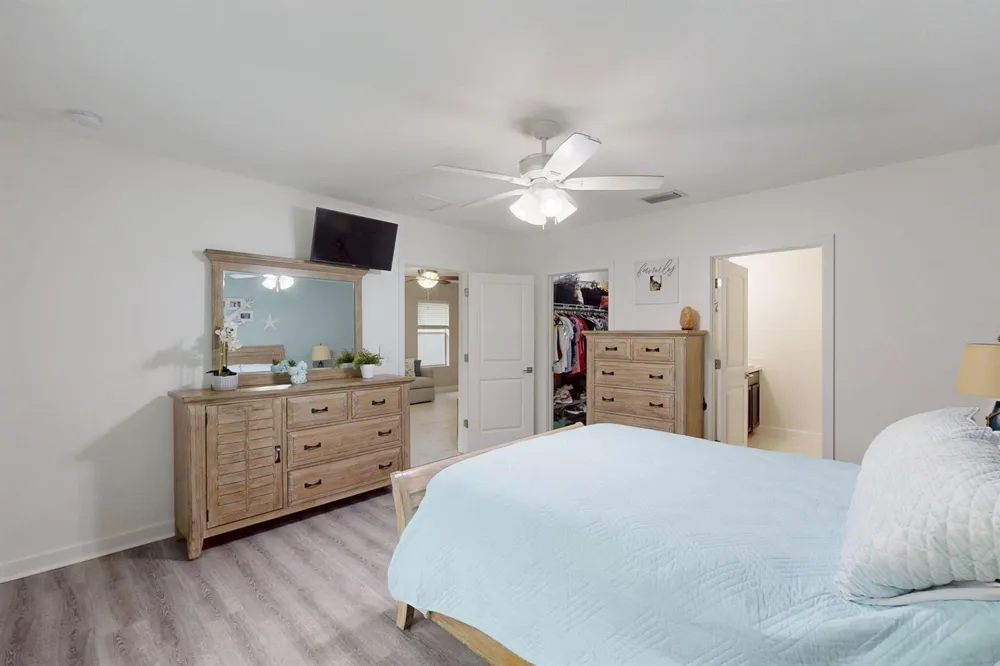 5557 SE ISABELITA AVENUE Stuart, FL 34997