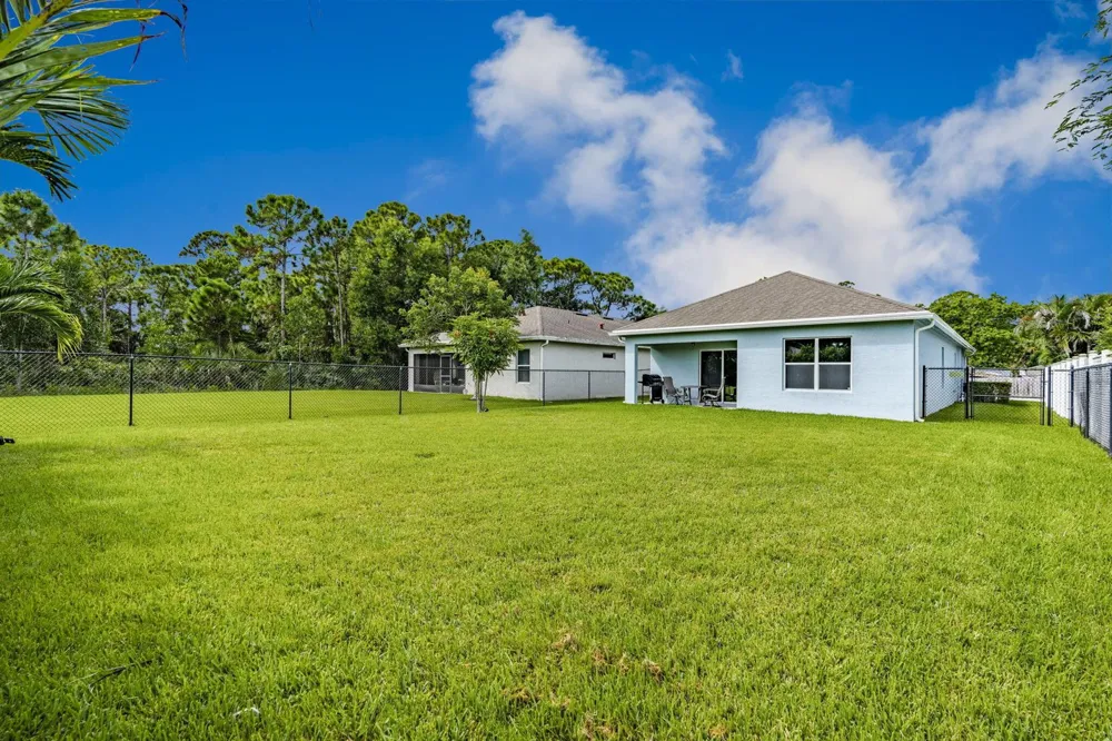 5557 SE ISABELITA AVENUE Stuart, FL 34997