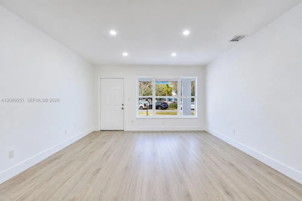 40 SE 3rd Ter Dania Beach, FL 33004