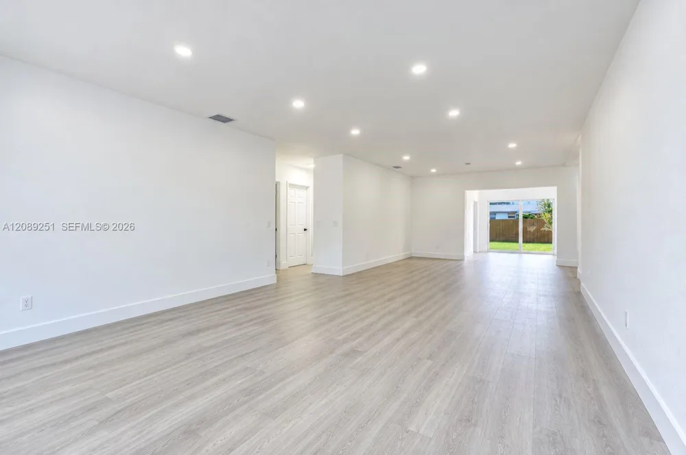 40 SE 3rd Ter Dania Beach, FL 33004