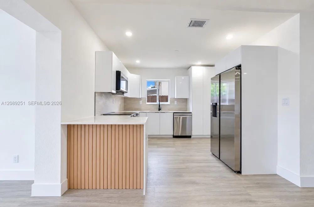 40 SE 3rd Ter Dania Beach, FL 33004