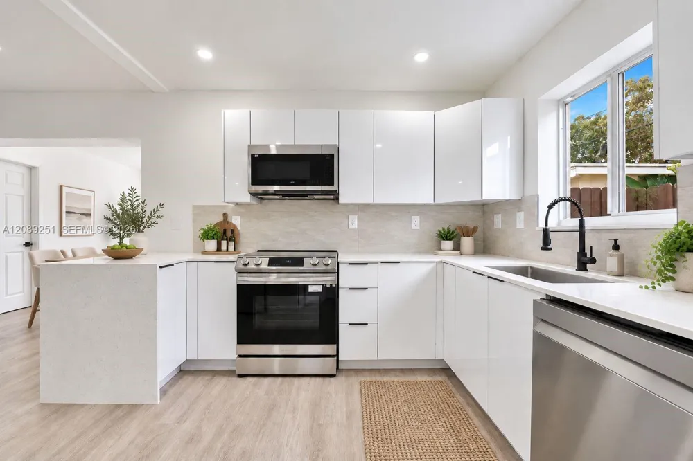 40 SE 3rd Ter Dania Beach, FL 33004