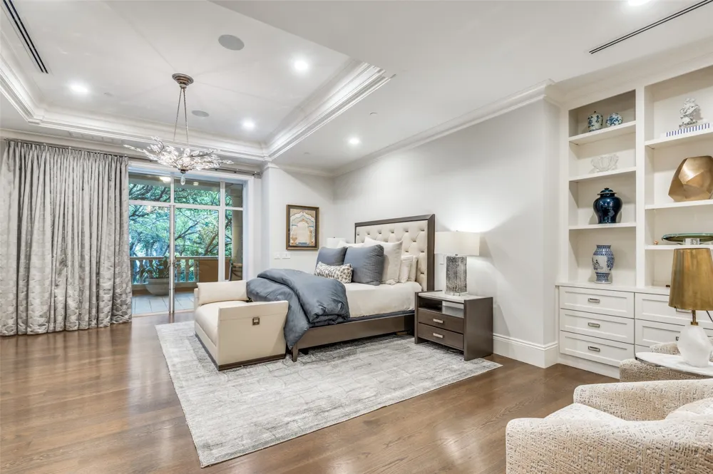 2801 Turtle Creek Boulevard #3E Dallas, TX 75219