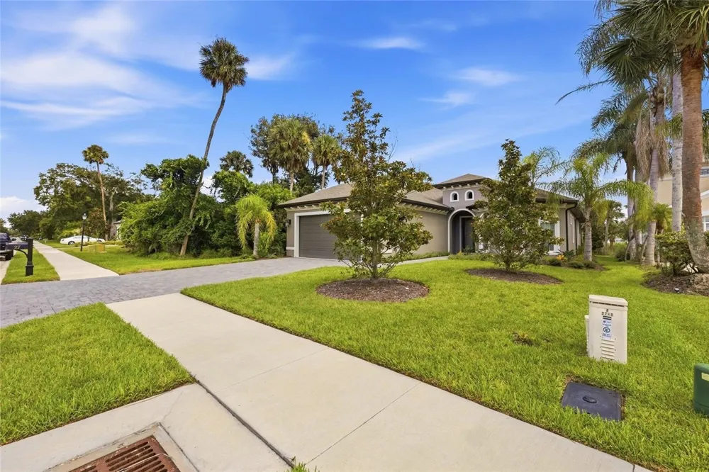 27 S RIVERWALK DRIVE Palm Coast, FL 32137
