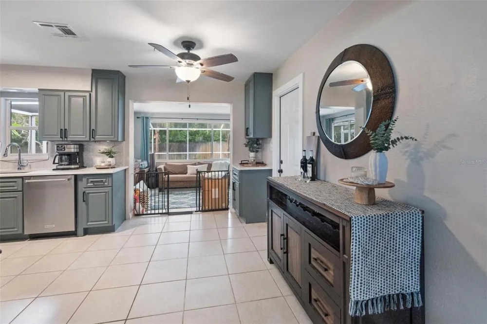 13915 94TH AVENUE Seminole, FL 33776