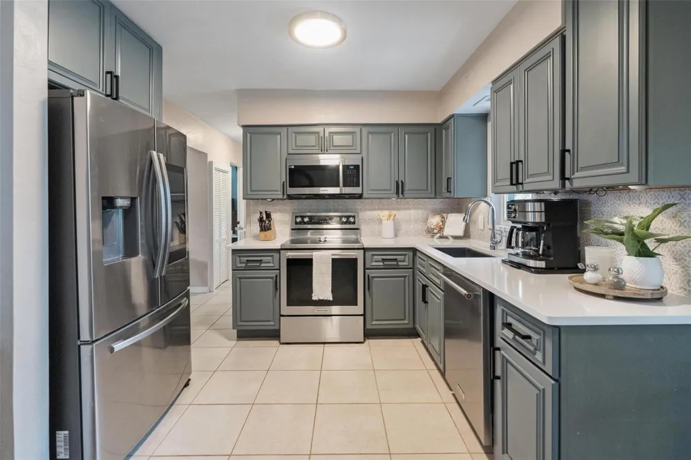 13915 94TH AVENUE Seminole, FL 33776