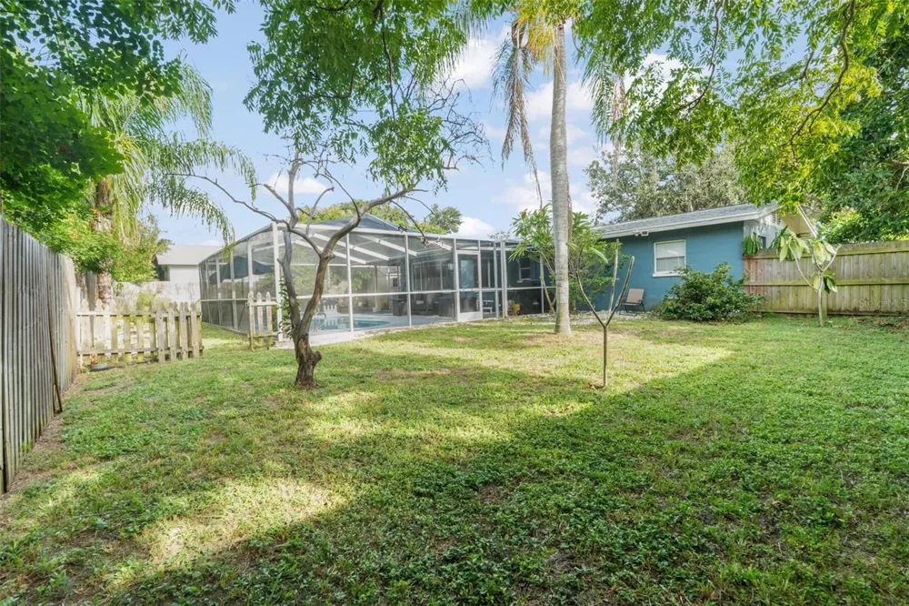 13915 94TH AVENUE Seminole, FL 33776