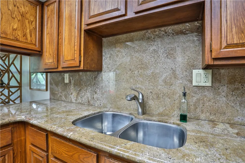 672 Greendale Lane Pomona, CA 91767