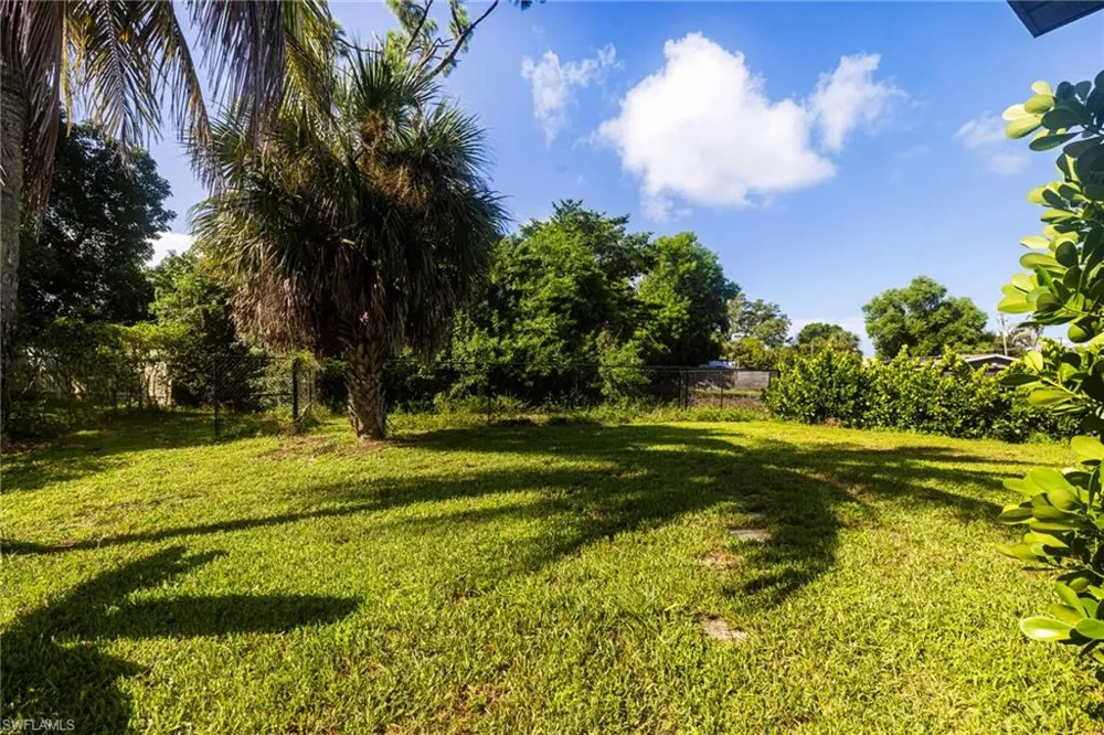 7416 Pine Drive Fort Myers, FL 33967
